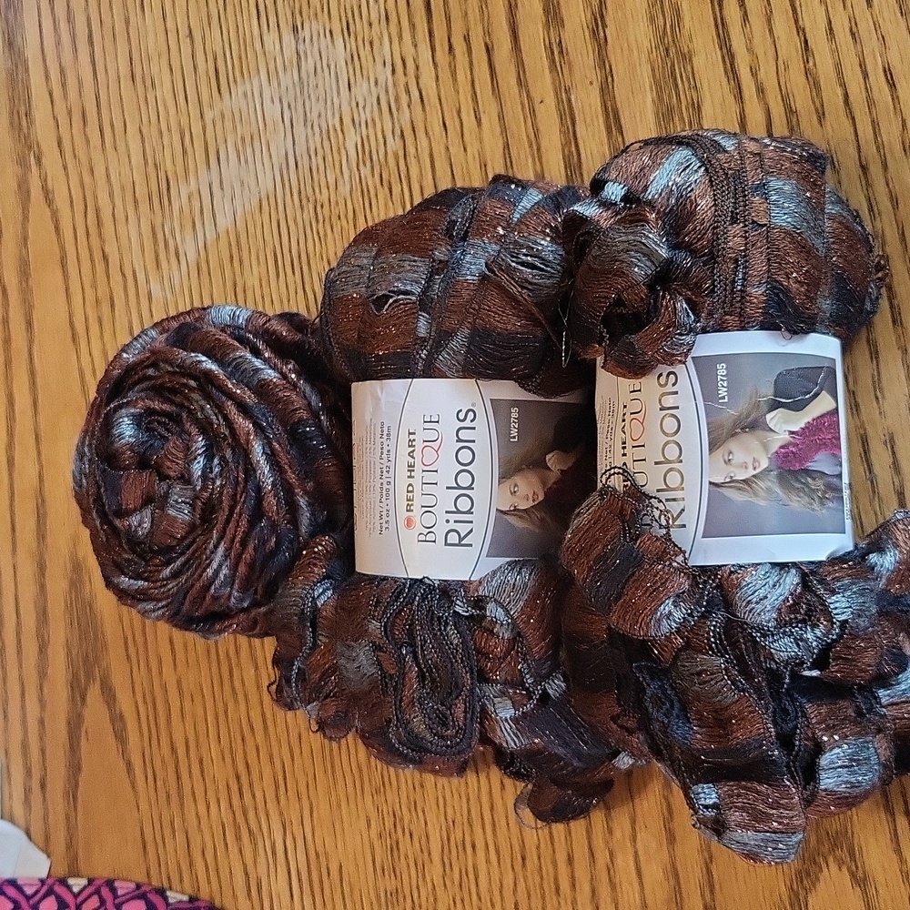 3 skiens Red Heart Boutique Ribbons yarn